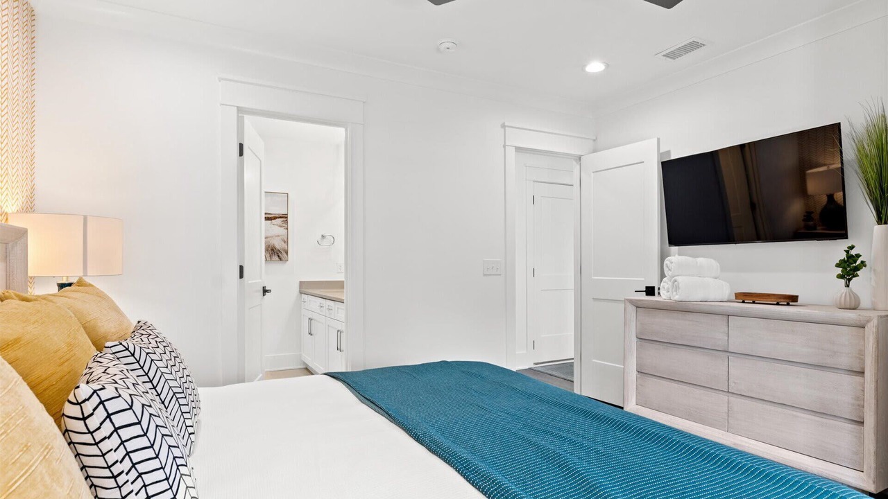 Photo of Bedroom in Long Beach