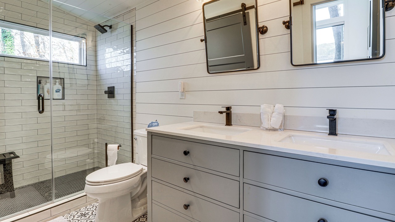 Photo of Bathroom in Cook Springs