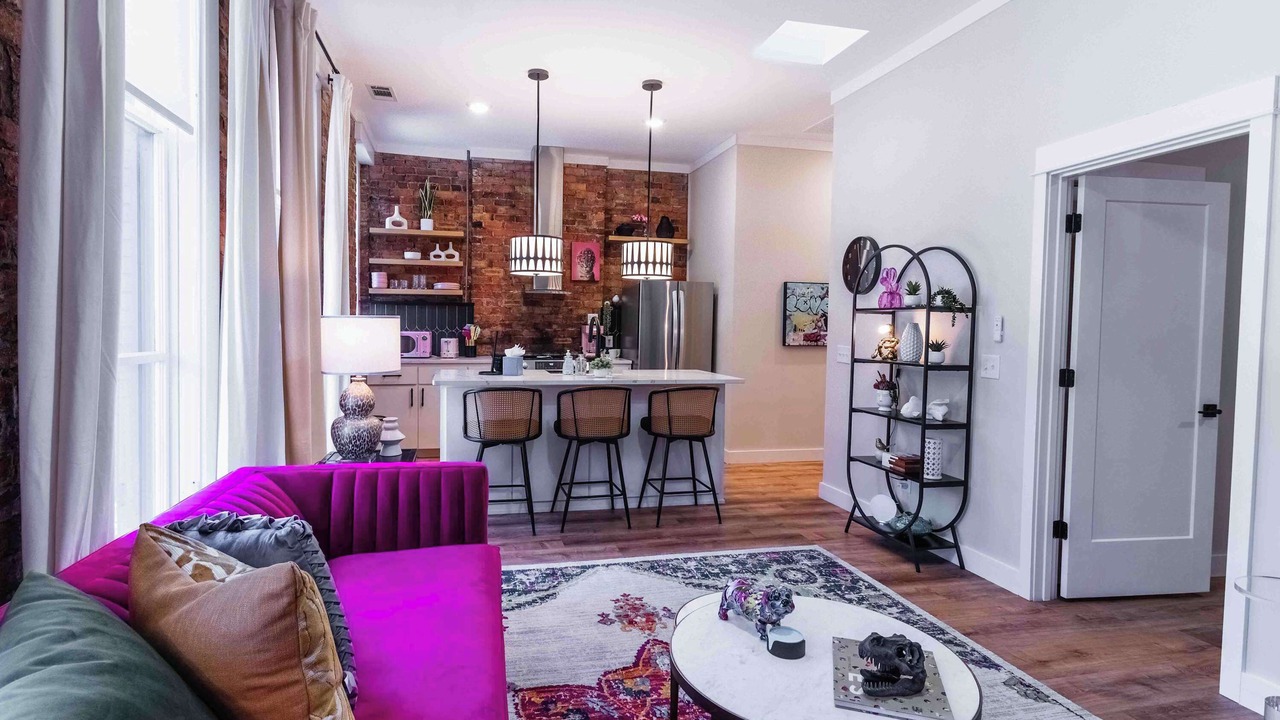 Photo of Livingroom in Old West Broad Neighborhood