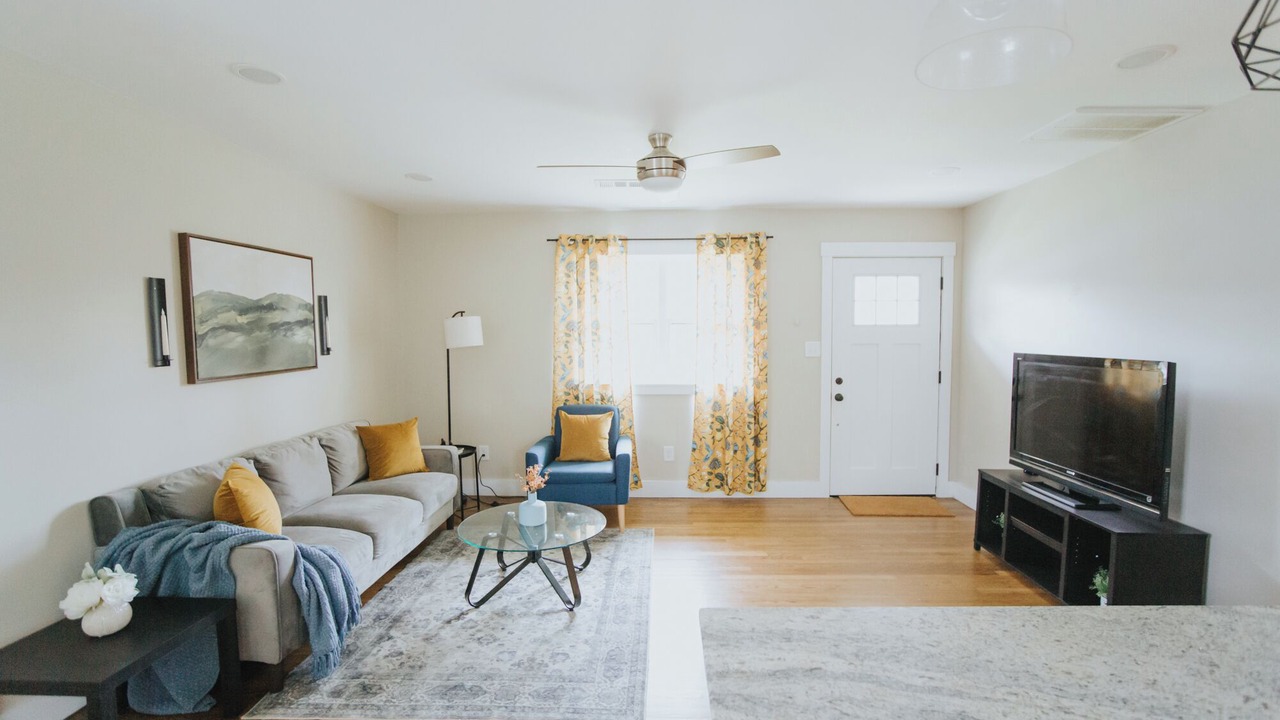 Photo of Livingroom in East Raleigh