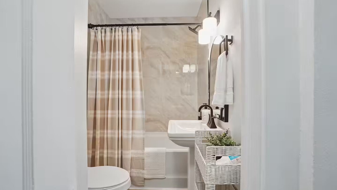 Photo of Bathroom in East Ocean View