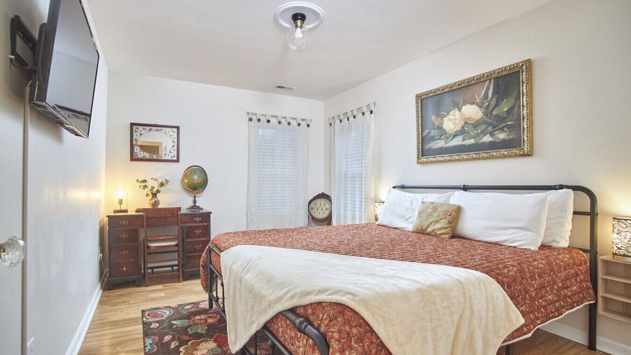 Photo of Bedroom in Apex