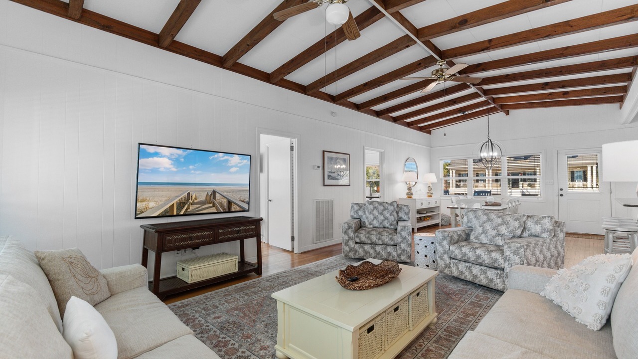 Photo of Livingroom in Inlet Harbour