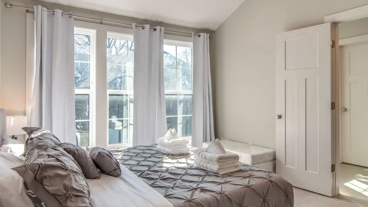 Photo of Bedroom in Historic Waverly