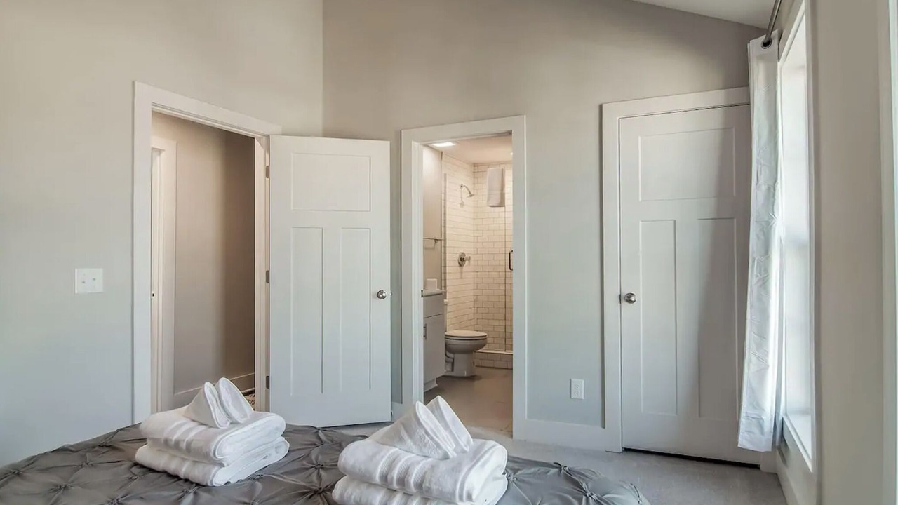 Photo of Bedroom in Historic Waverly