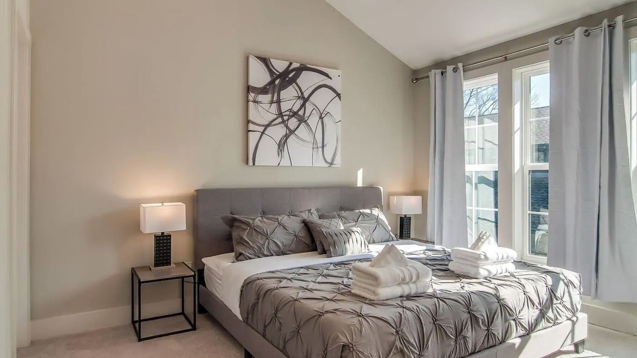 Photo of Bedroom in Historic Waverly