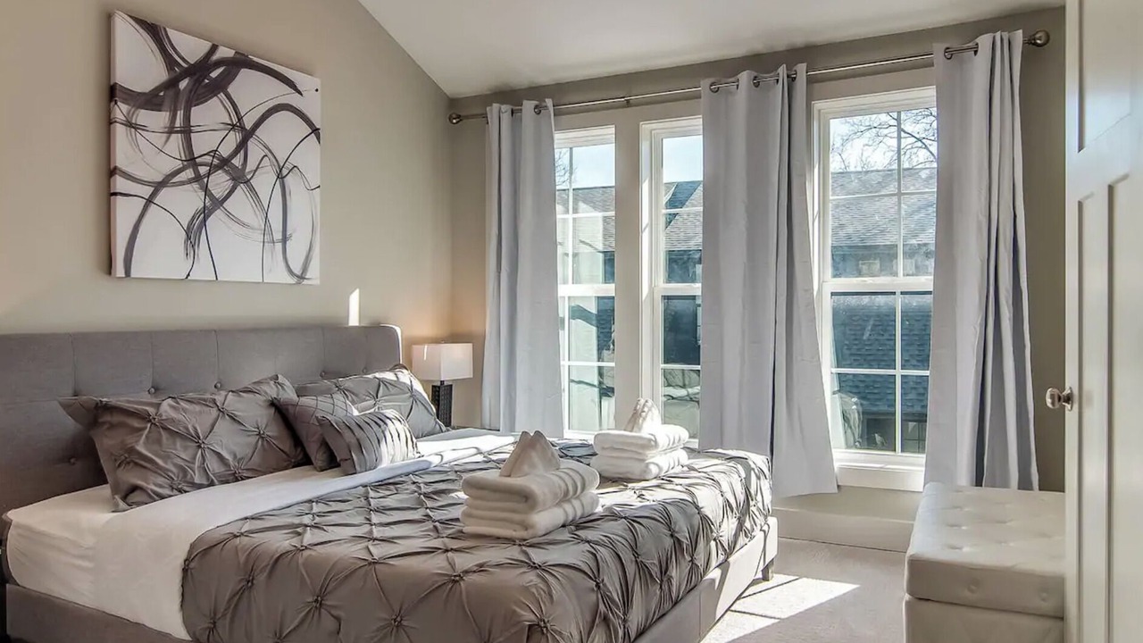 Photo of Bedroom in Historic Waverly