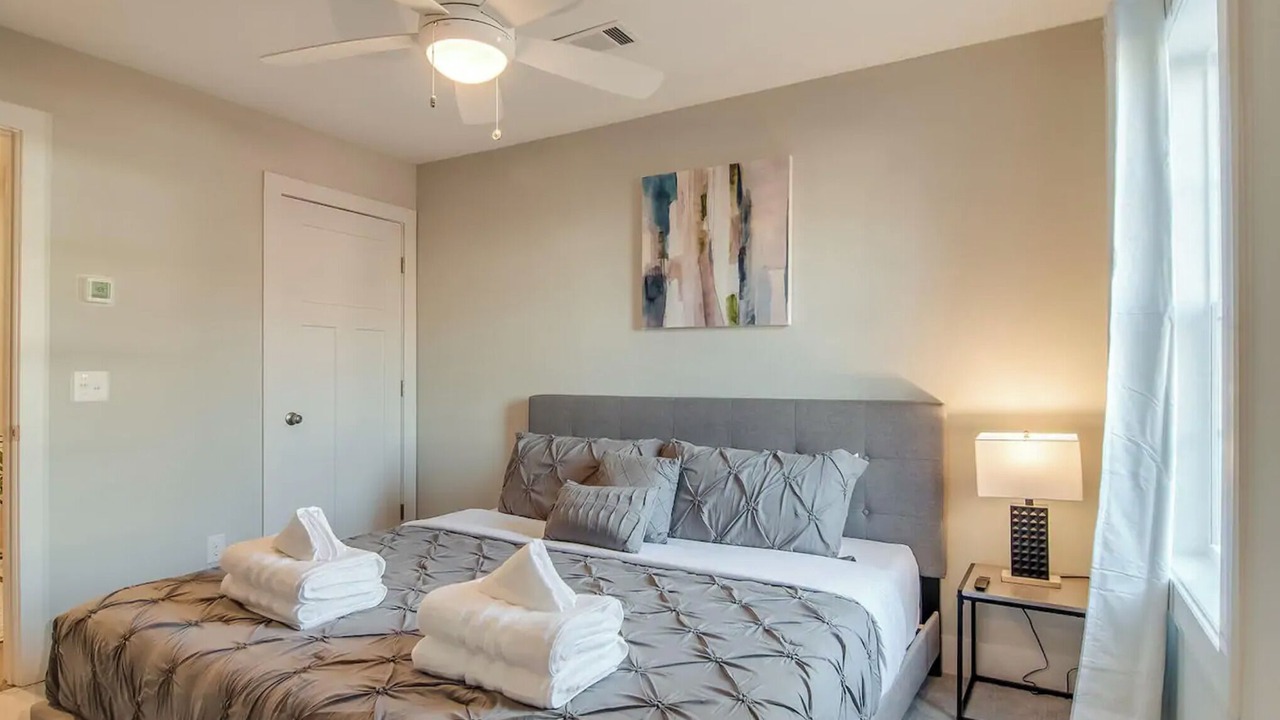 Photo of Bedroom in Historic Waverly