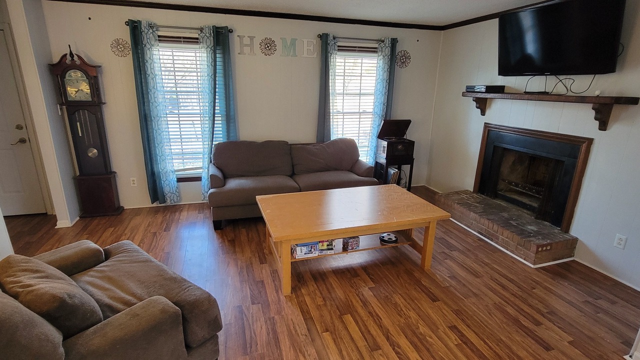 Photo of Livingroom in Paw Creek