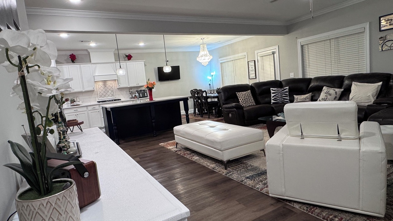 Photo of Livingroom in Evans