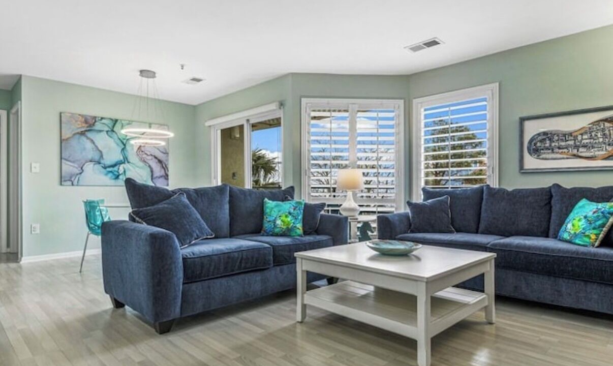 Photo of Livingroom in Northeast Virginia Beach