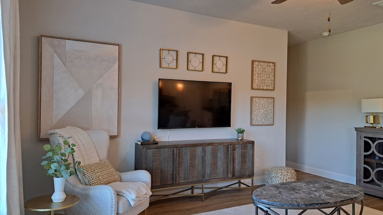Photo of Livingroom in Warrenville