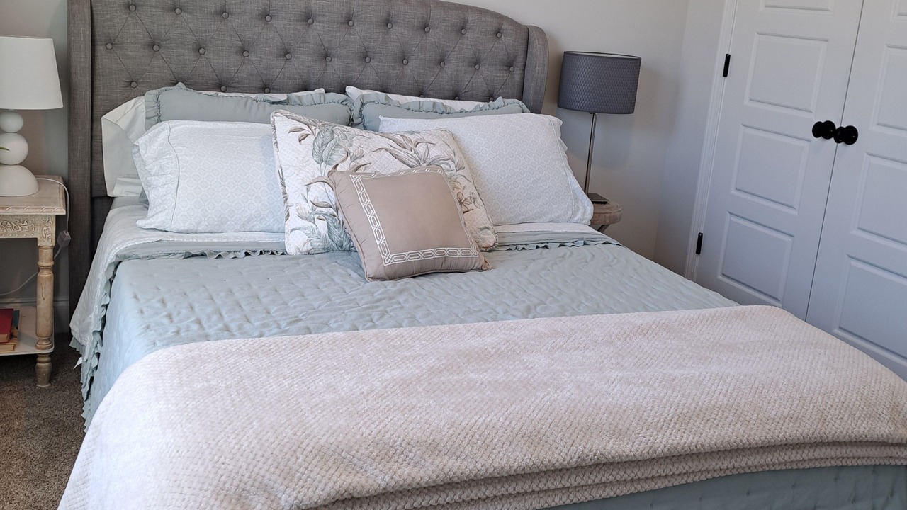 Photo of Bedroom in Warrenville
