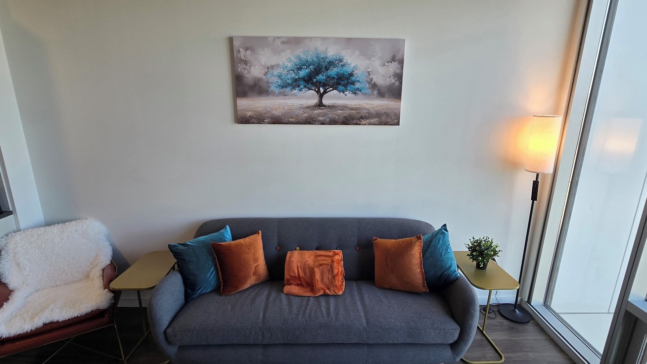 Photo of Livingroom in Music Row