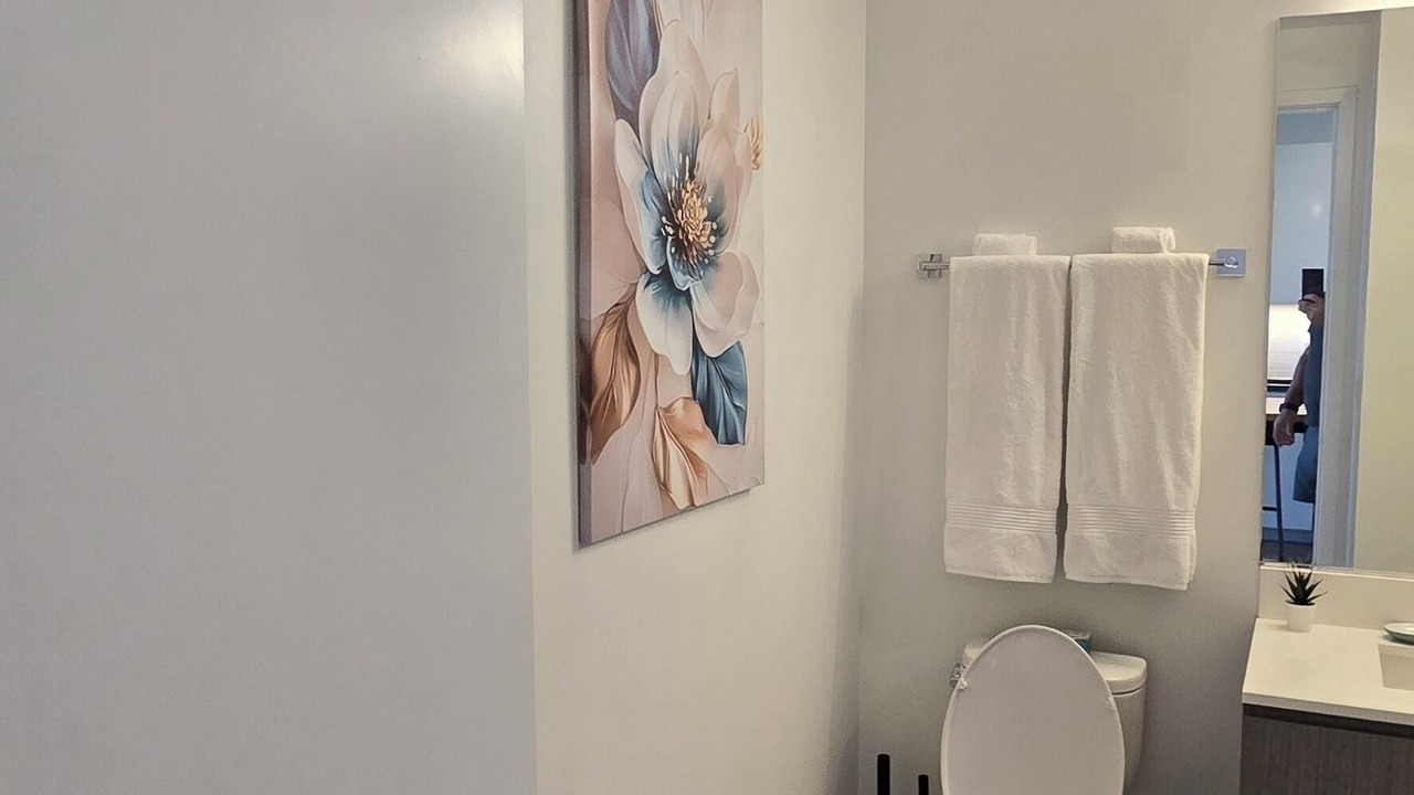 Photo of Bathroom in Music Row