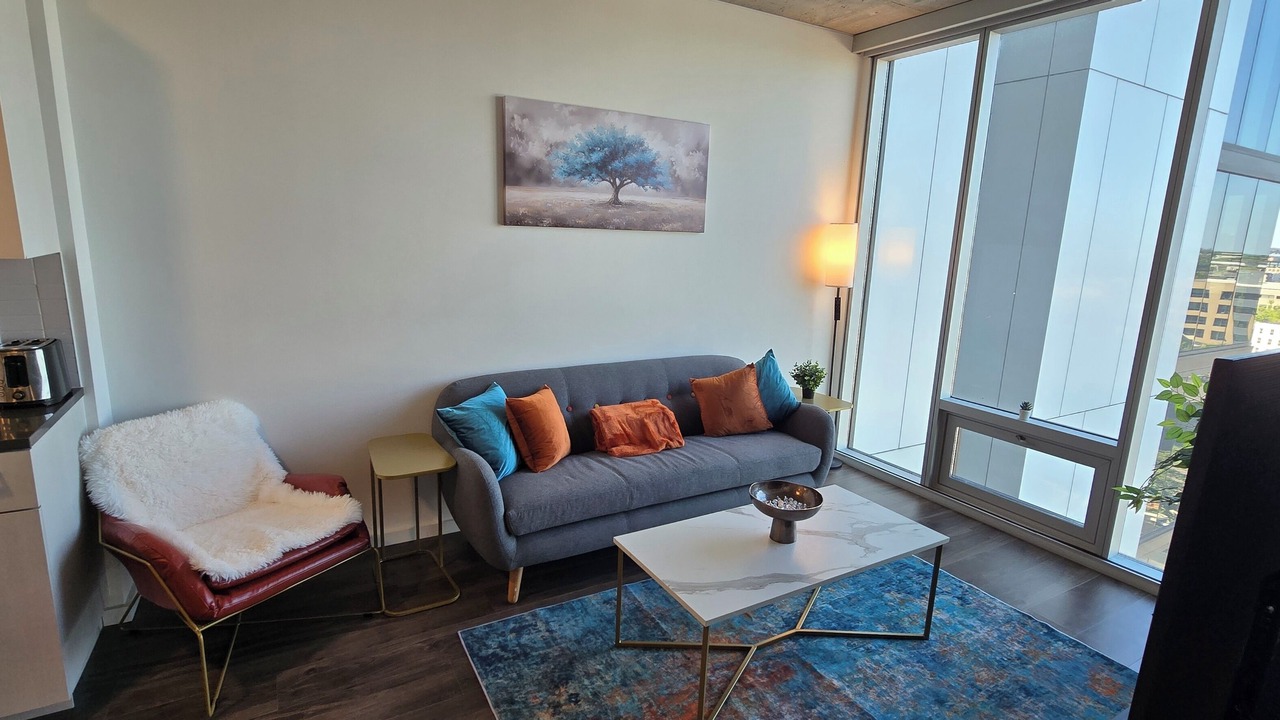 Photo of Livingroom in Music Row