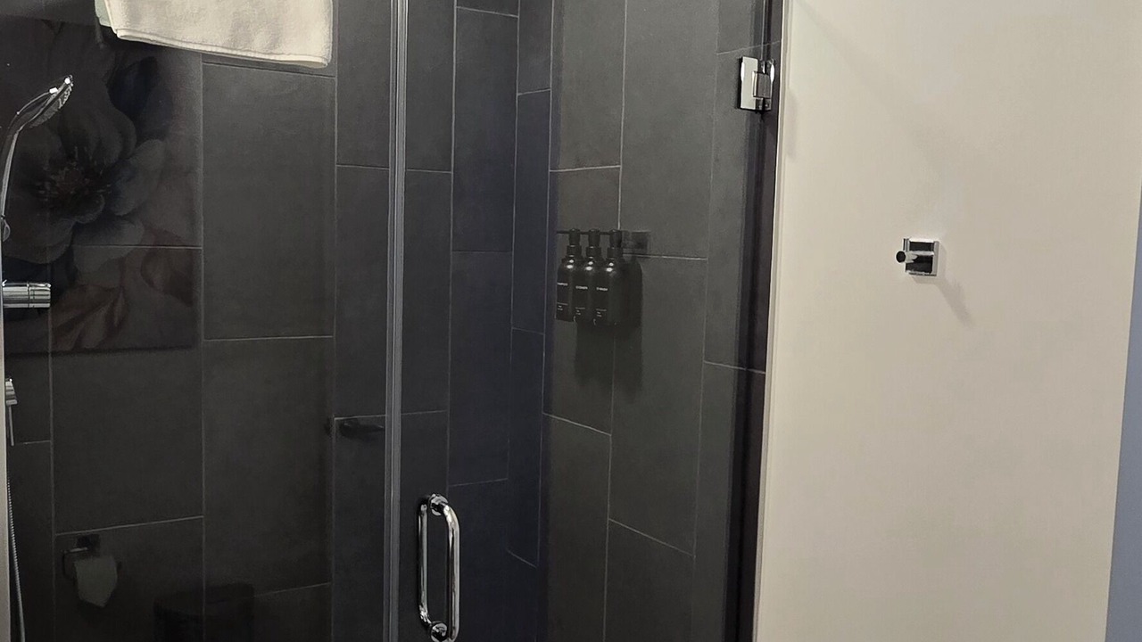 Photo of Bathroom in Music Row