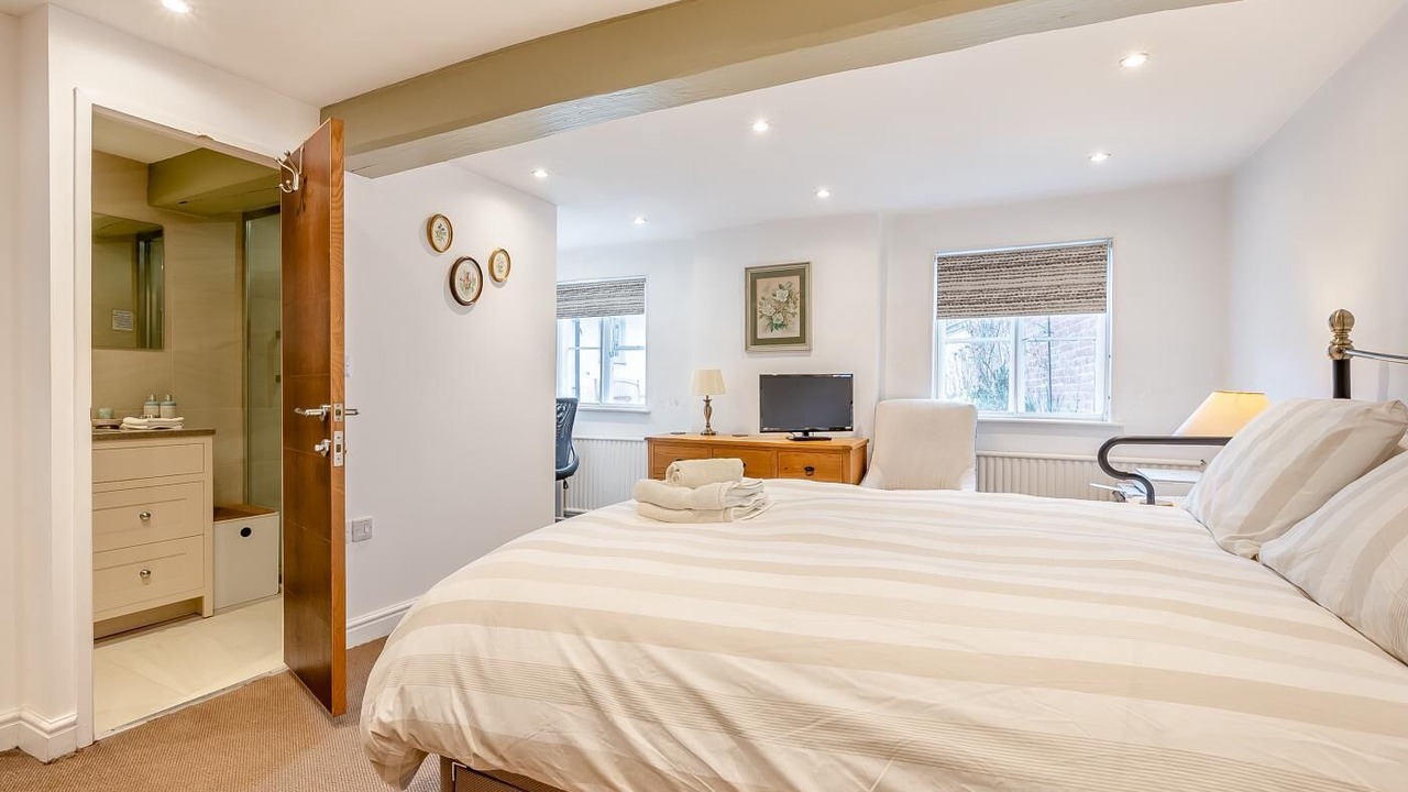 Photo of Bedroom in Alcester