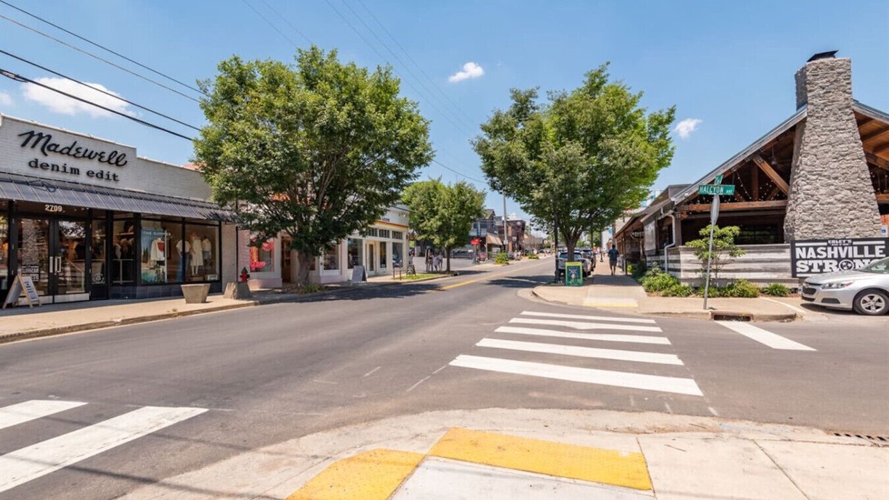 Photo of Others in Melrose