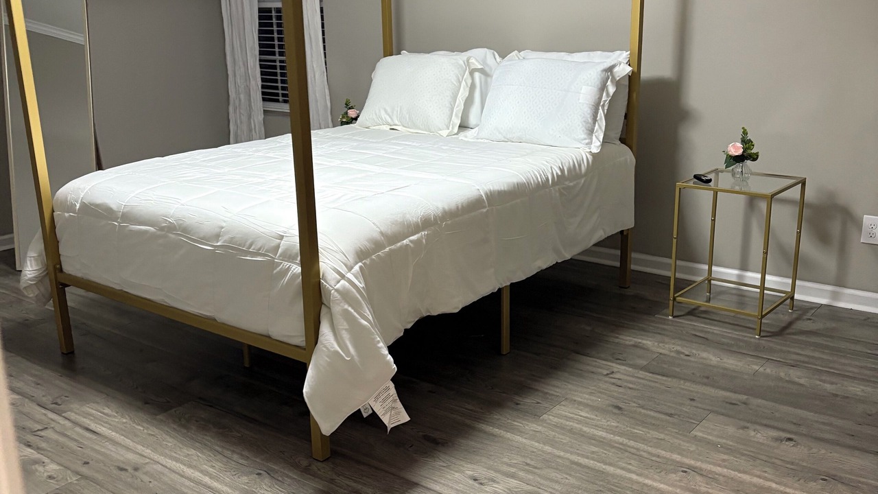Photo of Bedroom in Hollywood