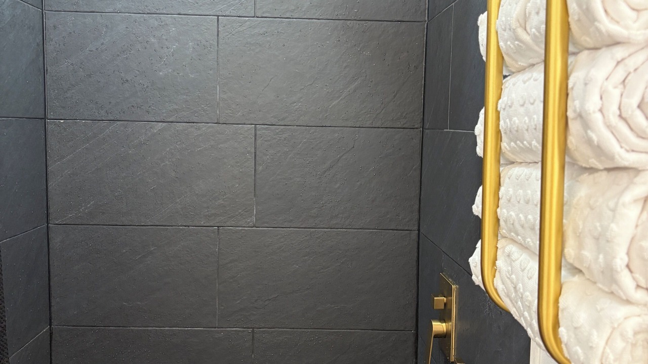 Photo of Bathroom in Crisp