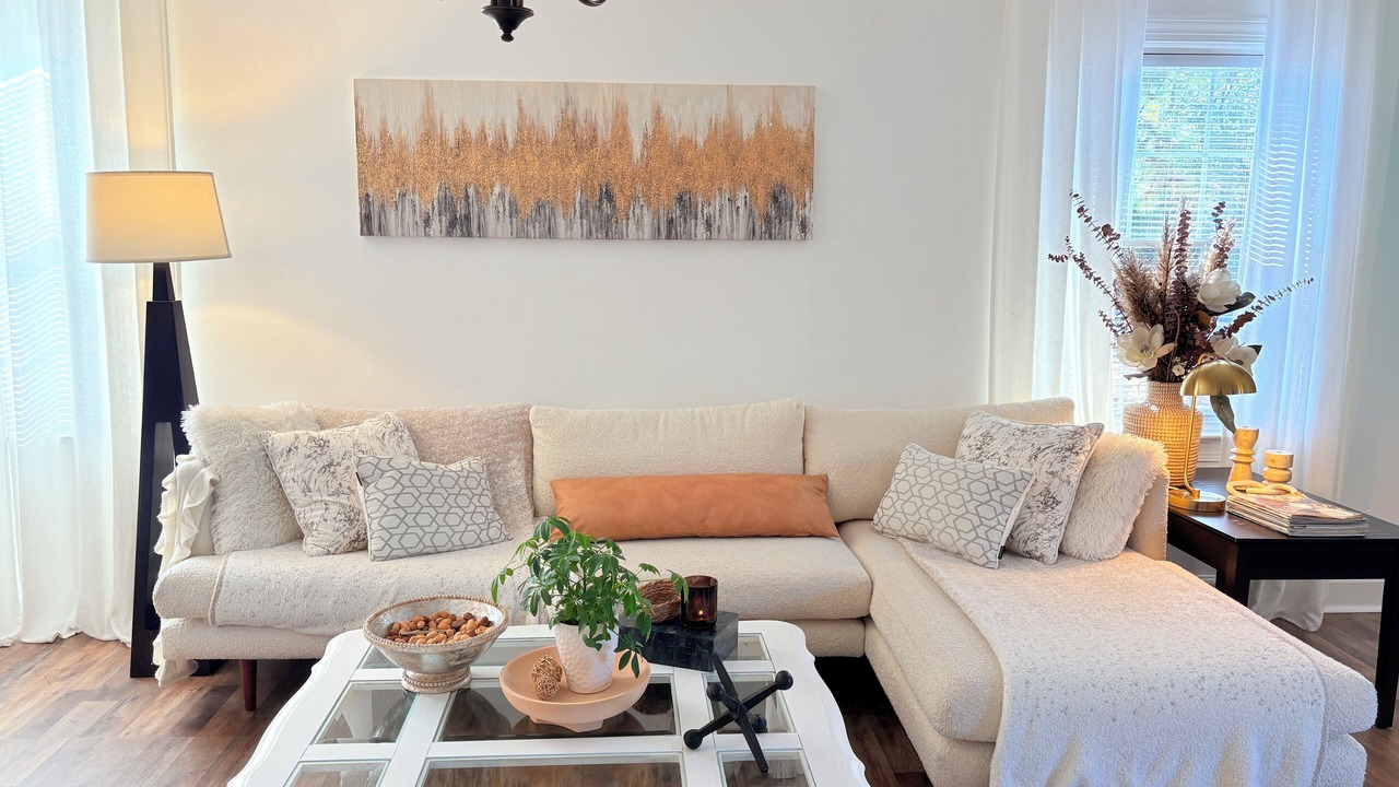 Photo of Livingroom in Crisp
