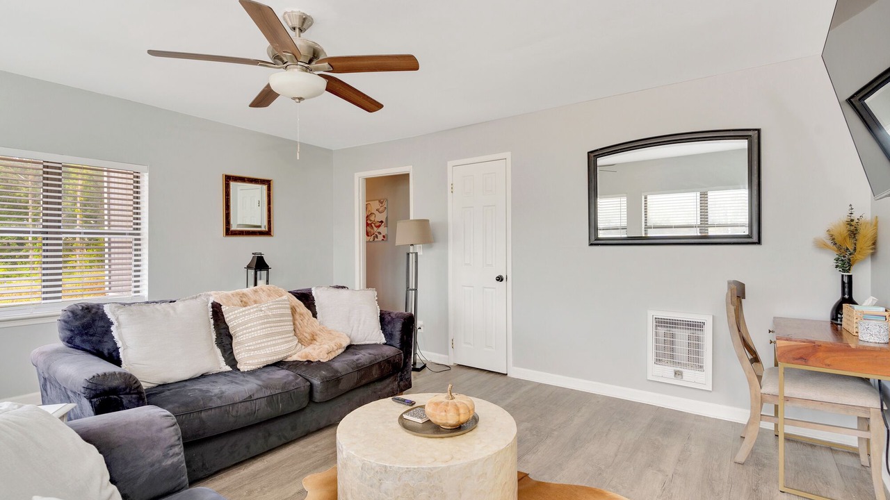 Photo of Livingroom in Collegedale