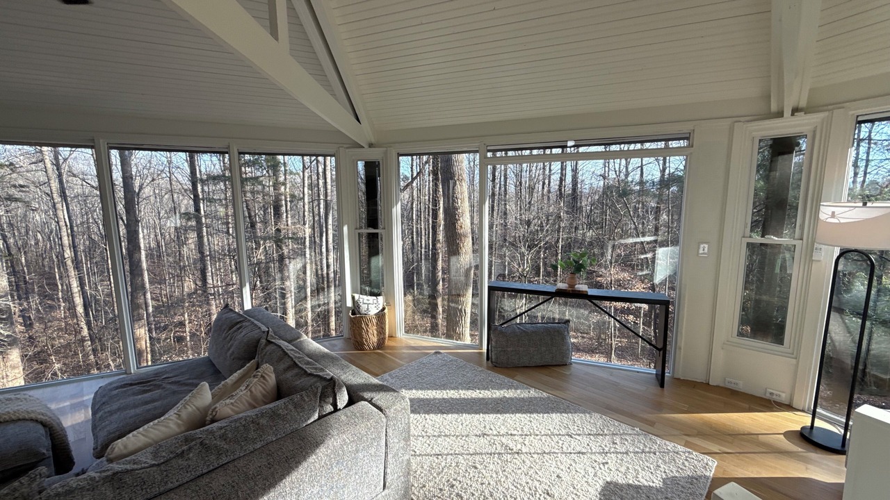 Photo of Livingroom in Jonesville