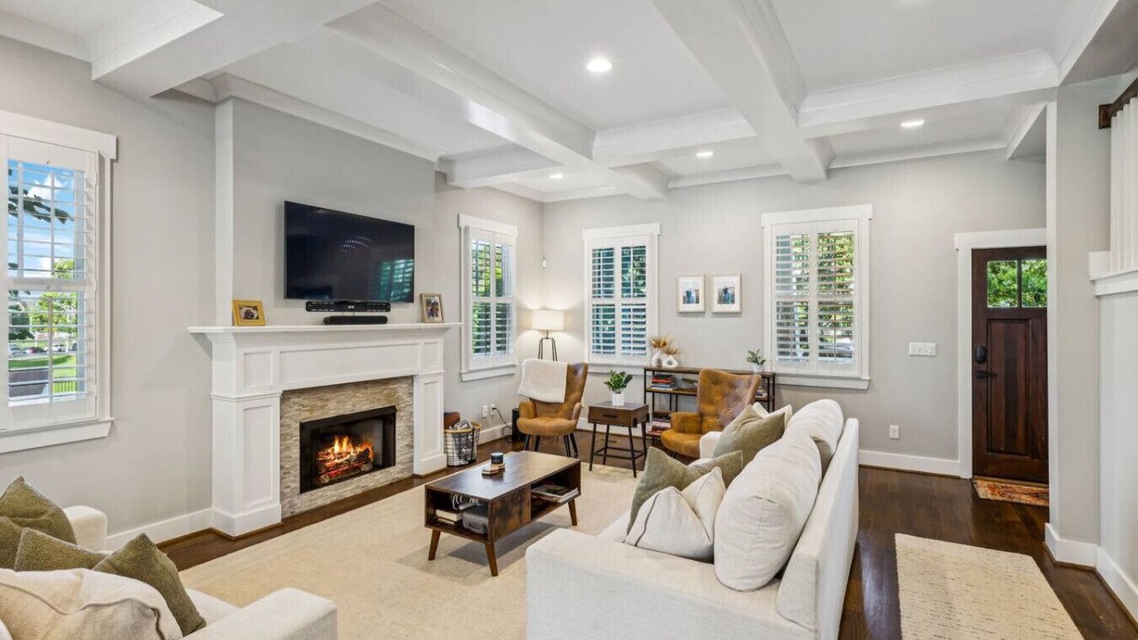 Photo of Livingroom in Historic Waverly