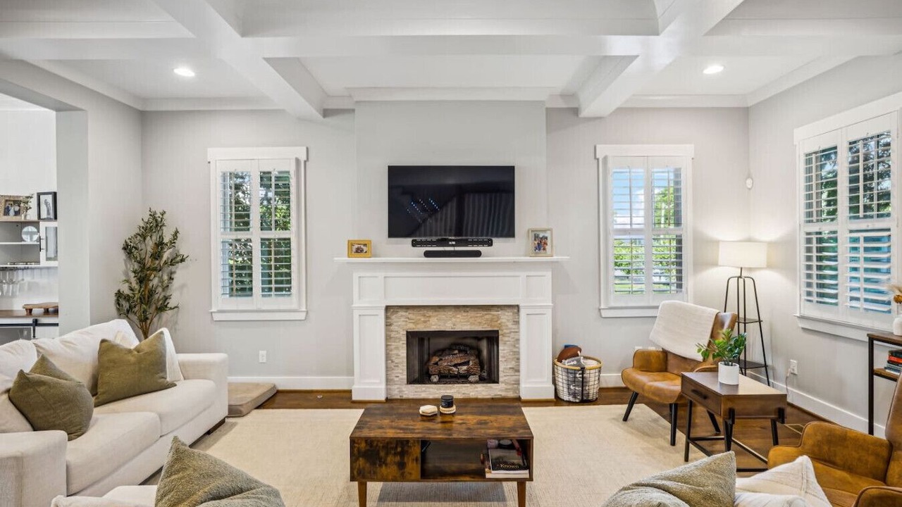 Photo of Livingroom in Historic Waverly