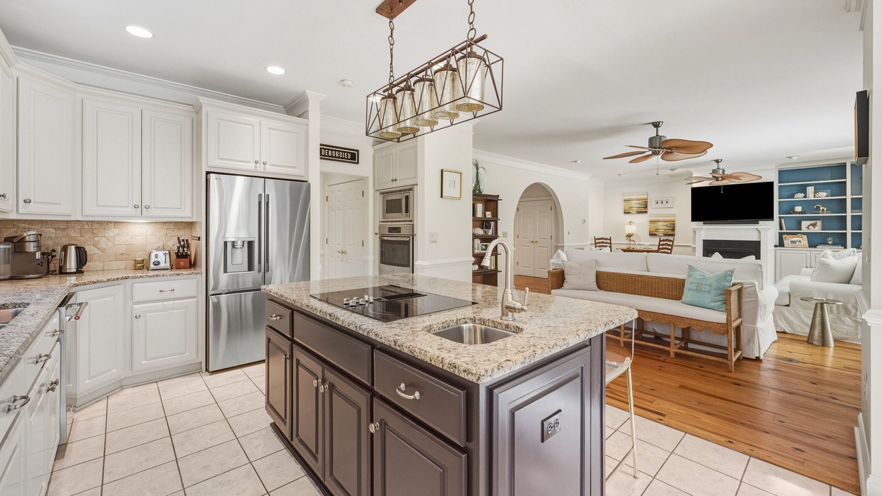 Photo of Kitchen in Debordieu Colony