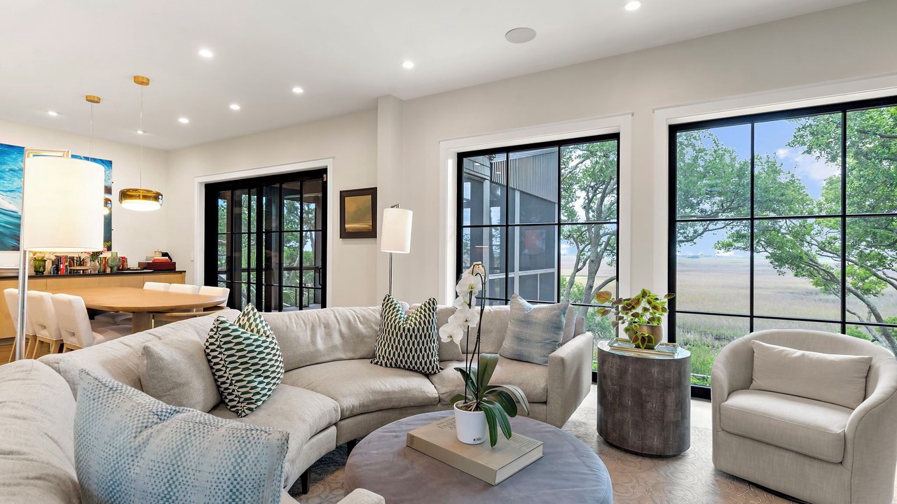 Photo of Livingroom in Vanderhorst Plantation