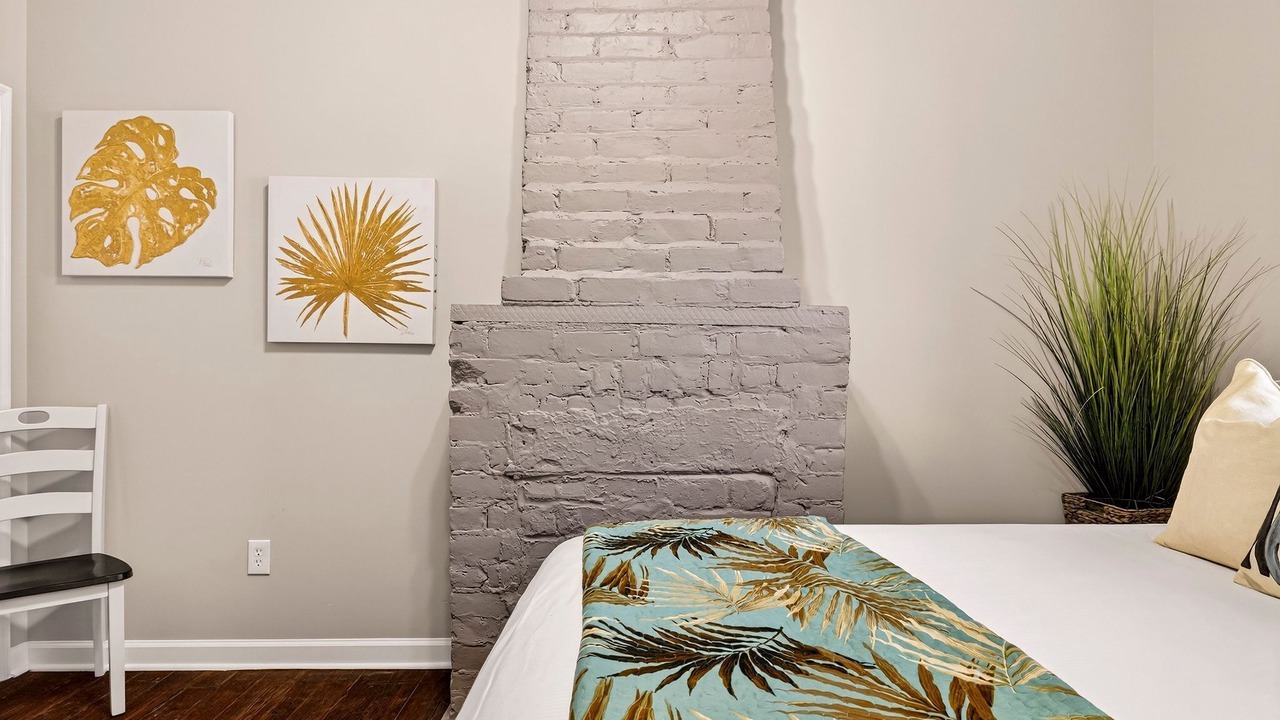 Photo of Bedroom in Metropolitan