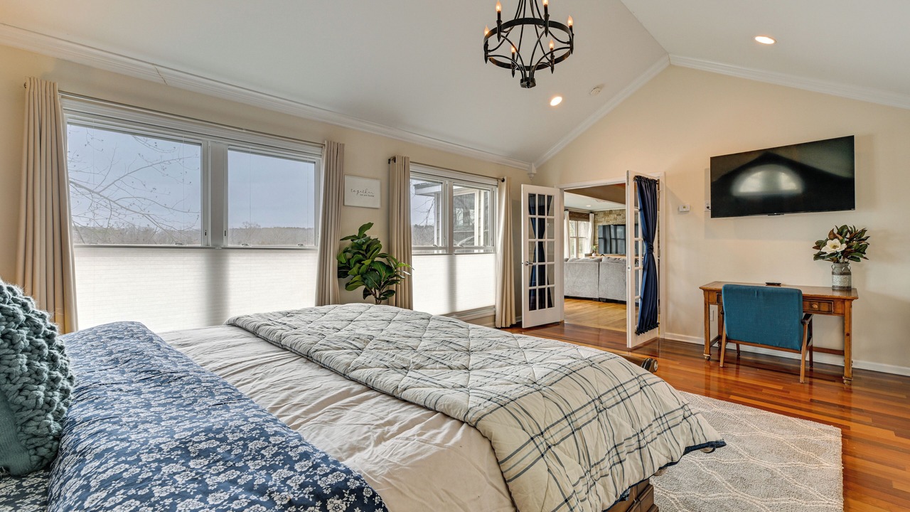 Photo of Bedroom in Southmont