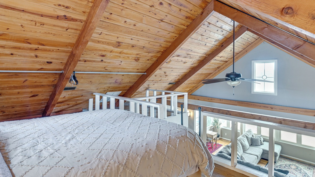 Photo of Bedroom in Southmont