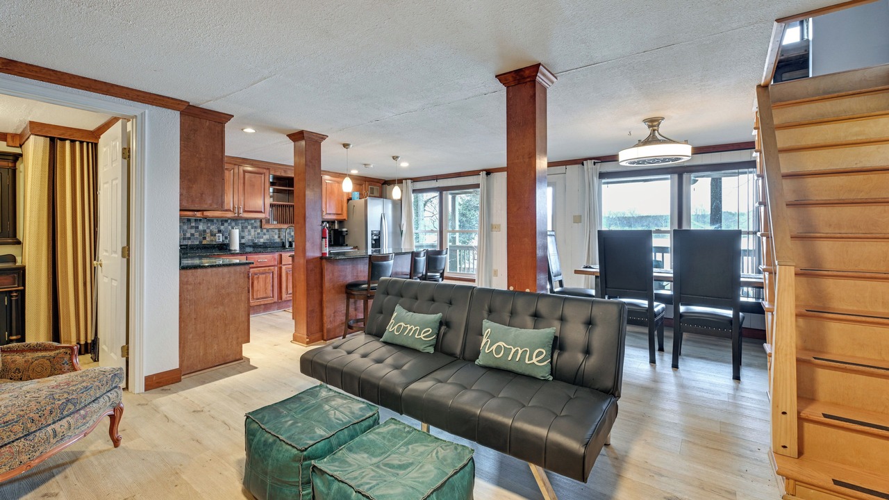 Photo of Livingroom in Southmont