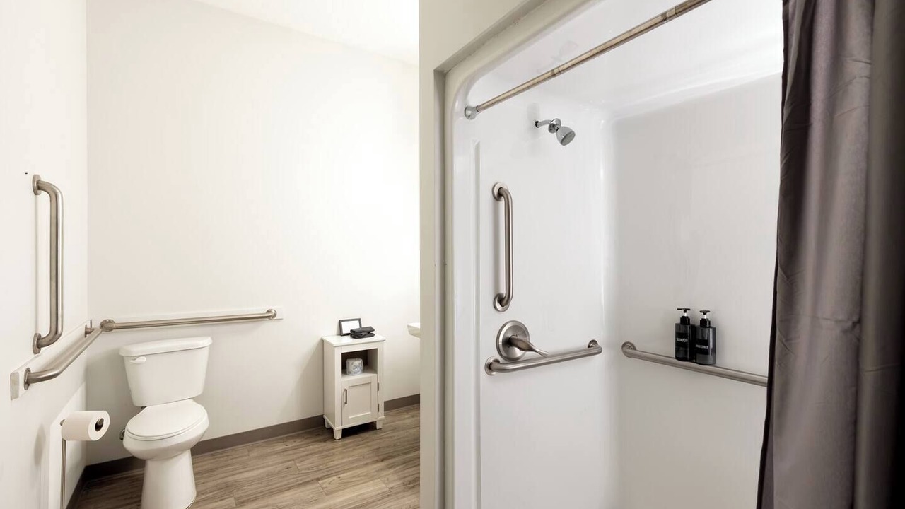 Photo of Bathroom in Maxwell