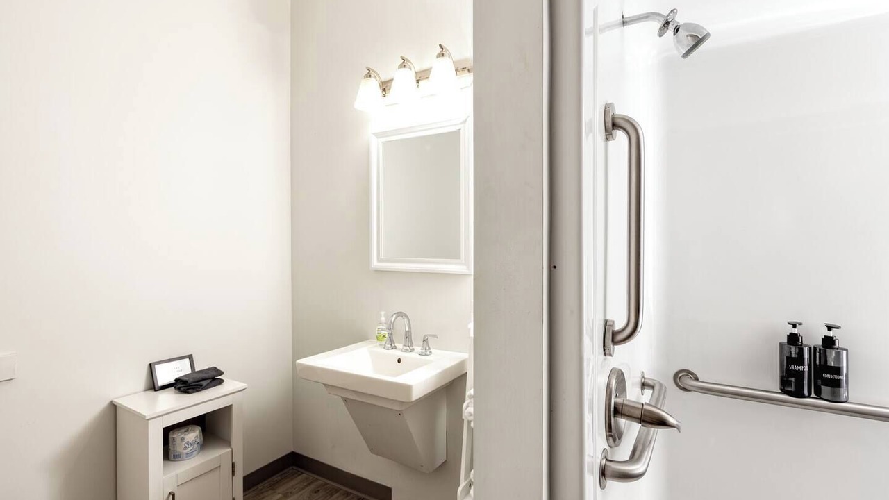 Photo of Bathroom in Maxwell