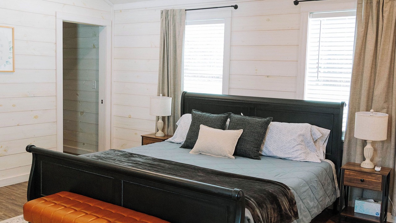 Photo of Bedroom in Salem