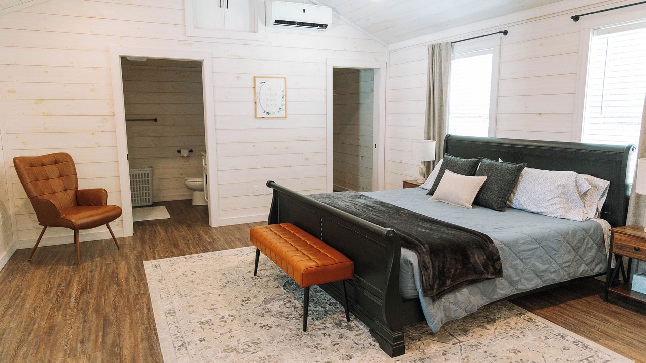 Photo of Bedroom in Salem