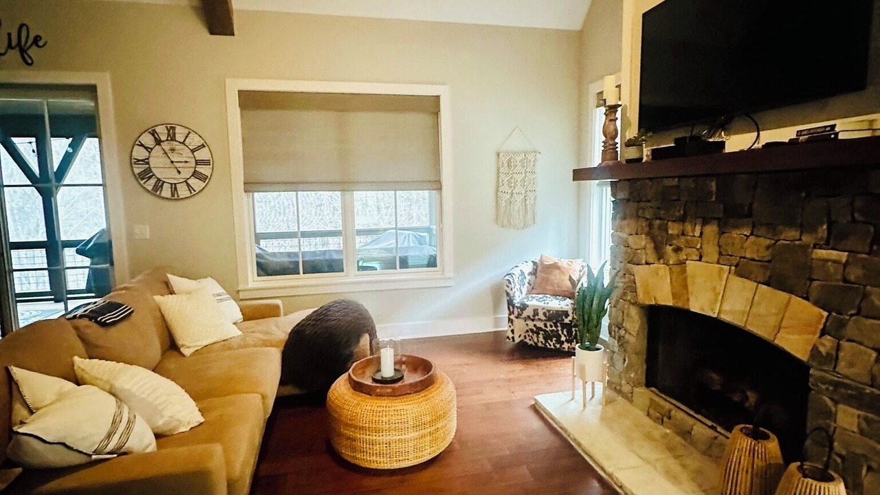 Photo of Livingroom in Bear Lake Reserve
