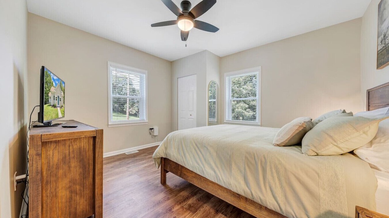 Photo of Bedroom in Roanoke