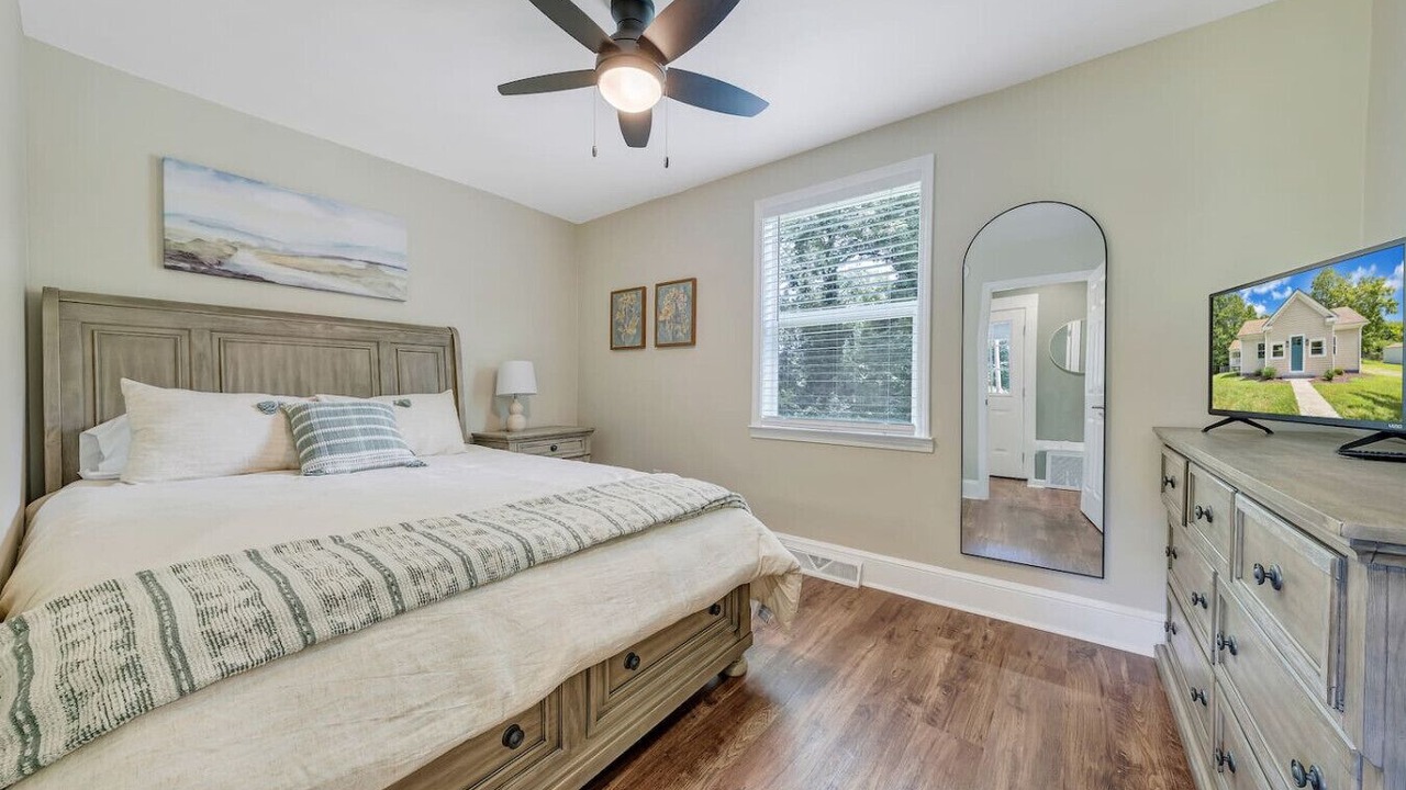 Photo of Bedroom in Roanoke