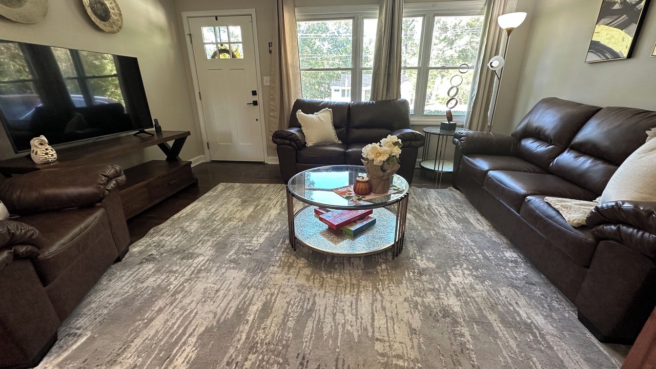 Photo of Livingroom in Jamestown