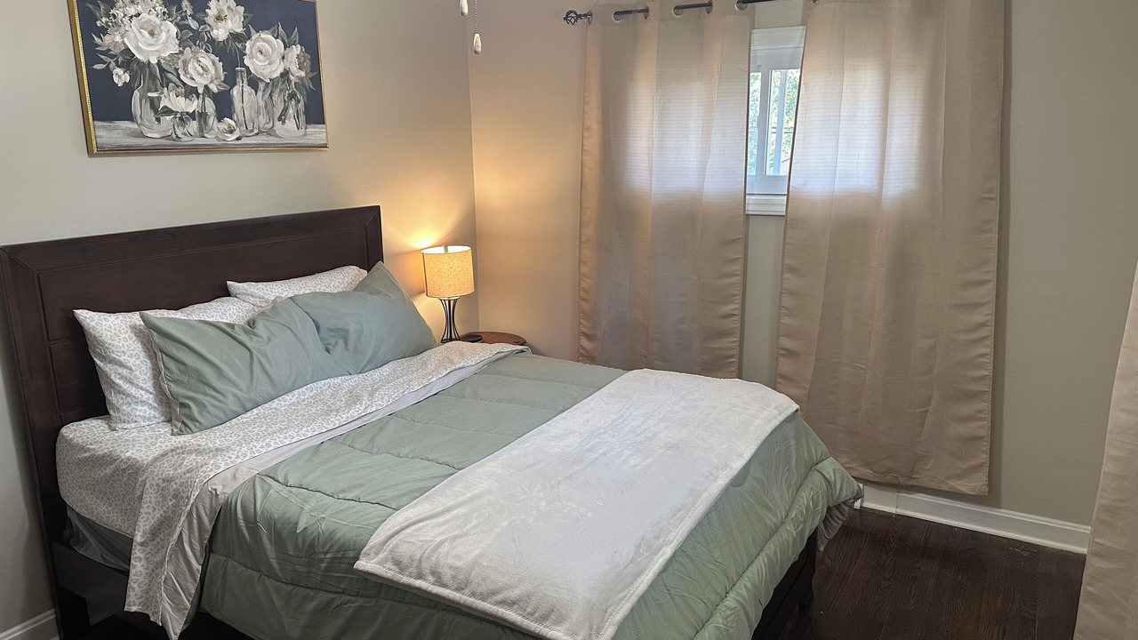 Photo of Bedroom in Jamestown