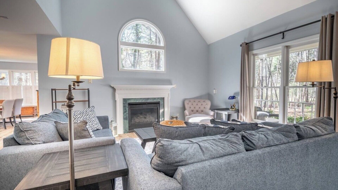 Photo of Livingroom in Chapel Hill