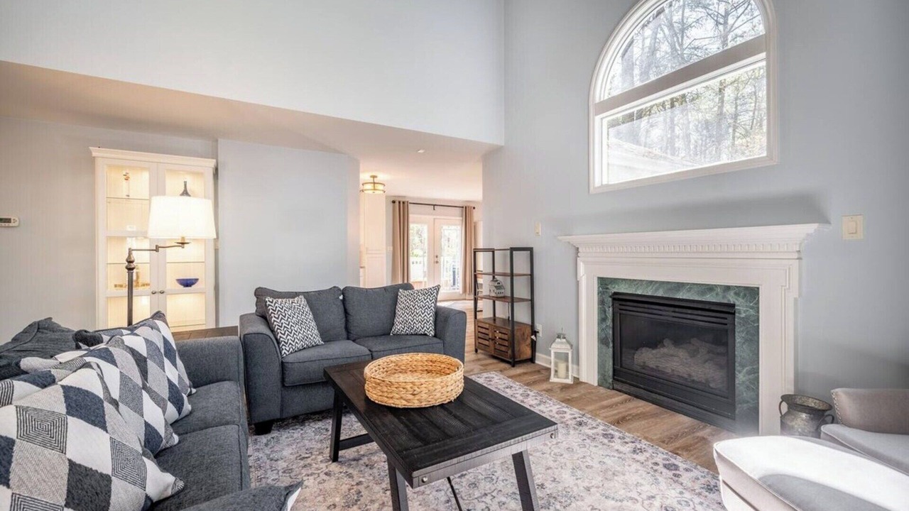 Photo of Livingroom in Chapel Hill
