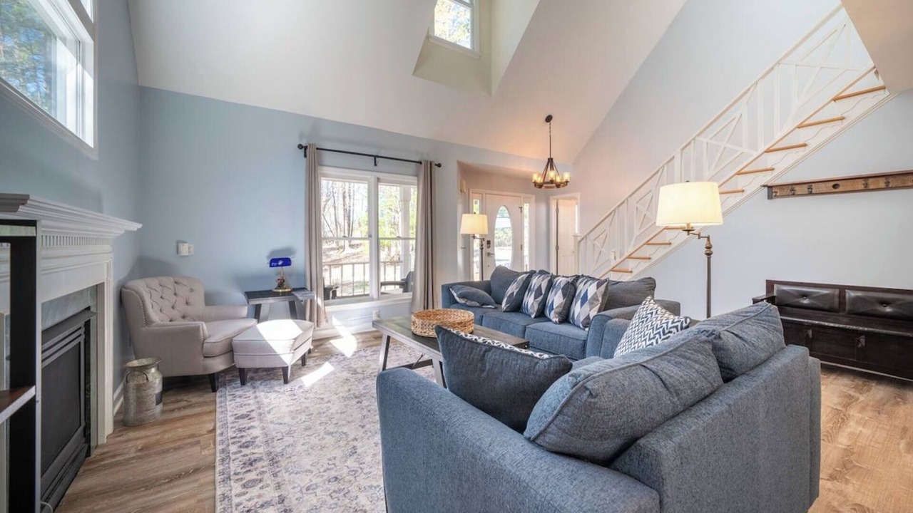 Photo of Livingroom in Chapel Hill