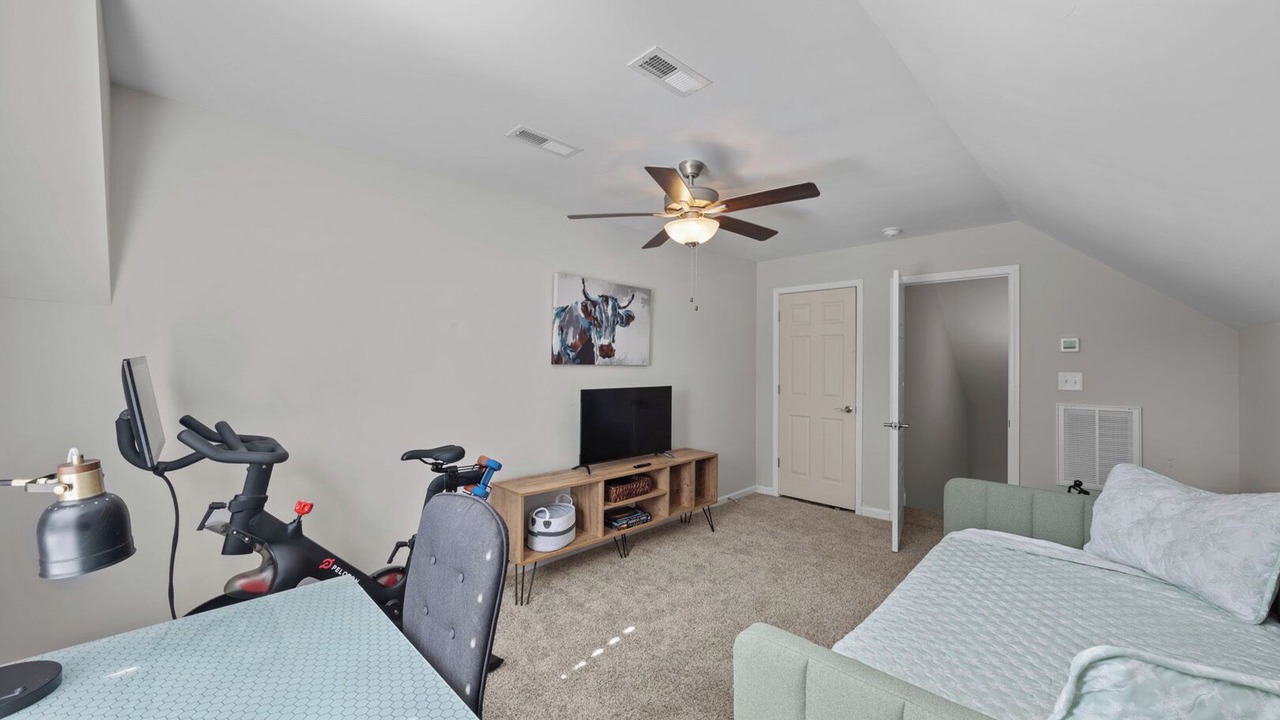 Photo of Bedroom in James City