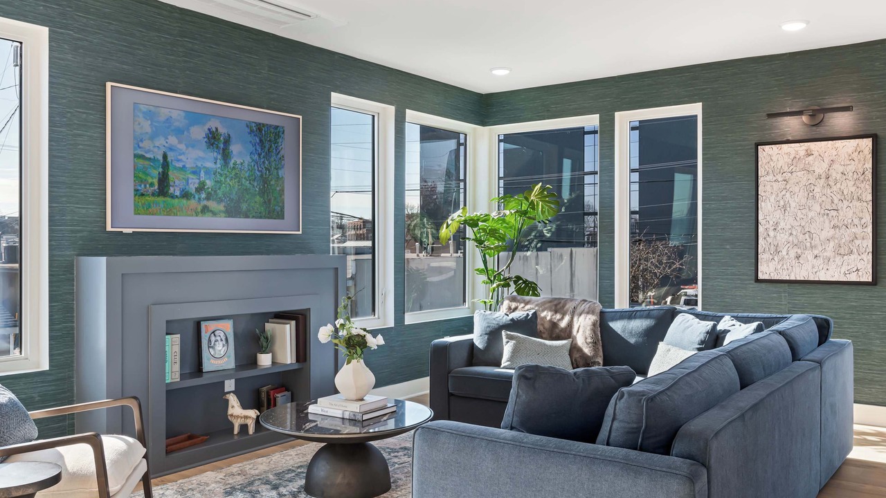 Photo of Livingroom in Chestnut Hill